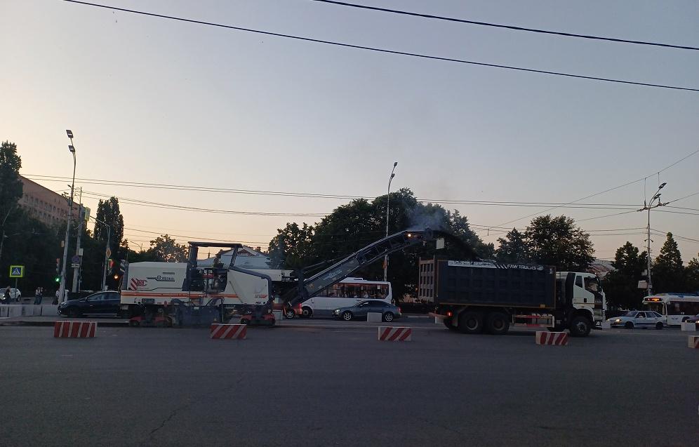 На Первомайском проспекте и площади Ленина активно ведется капремонт
