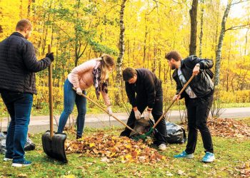 Рязанцев приглашают на заключительный октябрьский субботник Рязанцев приглашают на заключительный октябрьский субботник