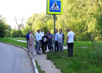 Мэр Рязани Виталий Артемов осмотрел территории, где реализуются проекты местных инициатив Мэр Рязани Виталий Артемов осмотрел территории, где реализуются проекты местных инициатив