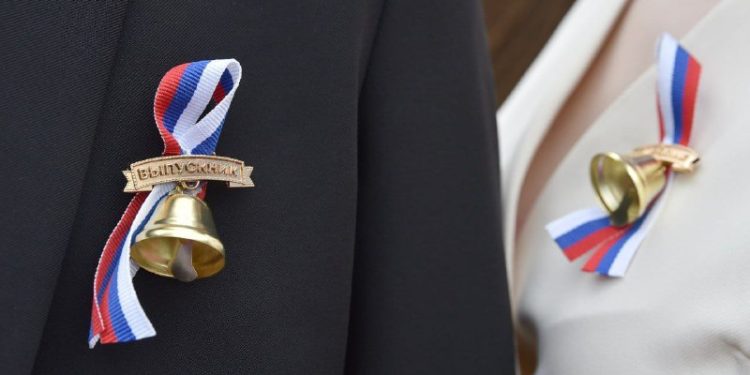 24 мая в Рязанской области для 15 тысяч выпускников прозвенит последний звонок
