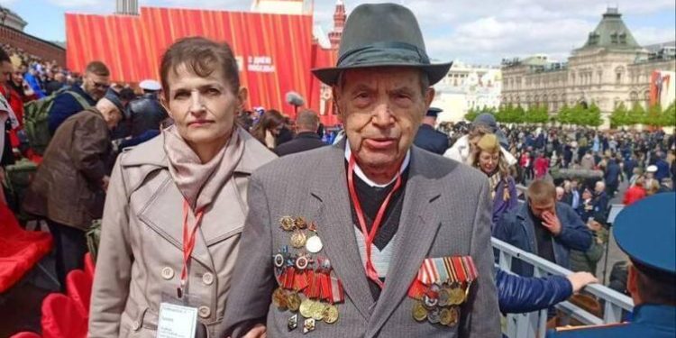 Рязанский ветеран ВОВ Дмитрий Иванов посетил военный парад на Красной площади в Москве Рязанский ветеран ВОВ Дмитрий Иванов посетил военный парад на Красной площади в Москве