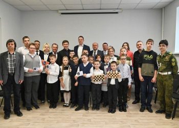 Губернатор Малков и сенатор РФ Карякин посетили рязанский шахматный глуб Губернатор Малков и сенатор РФ Карякин посетили рязанский шахматный глуб