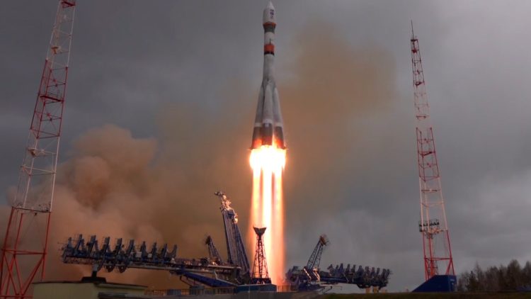 На МКС отправились репчатый лук и апельсины