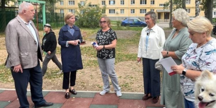 В рязанском Канищеве прошла приемка трех детских площадок В рязанском Канищеве прошла приемка трех детских площадок