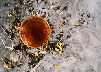 Врач Тяжельников: черным чаем не следует злоупотреблять беременным женщинам и гипертоникам Врач Тяжельников: черным чаем не следует злоупотреблять беременным женщинам и гипертоникам