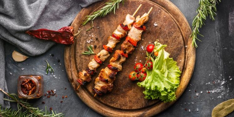 Гастроэнтеролог Багатова: из свинины и баранины не рекомендуется делать шашлык