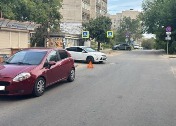 На улице Пугачева под колеса автомобиля угодил 14-летний велосипедист