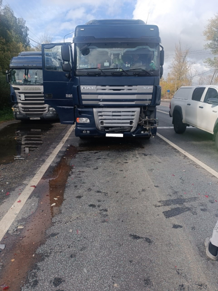 При столкновении грузовика и легковушки в Рязани пострадали три человека