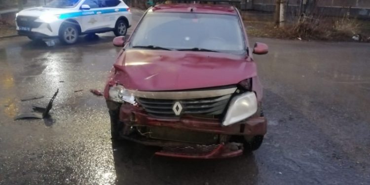 В ДТП на Московском шоссе пострадали два человека, в том числе 17-летний подросток В ДТП на Московском шоссе пострадали два человека, в том числе 17-летний подросток