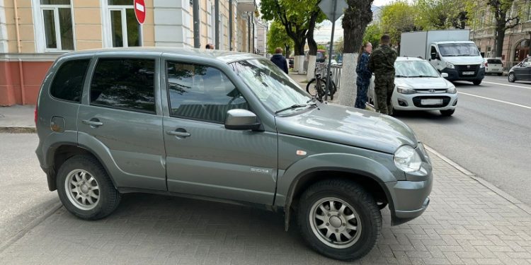 В центре Рязани 12-летняя велосипедистка попала под колеса автомобиля