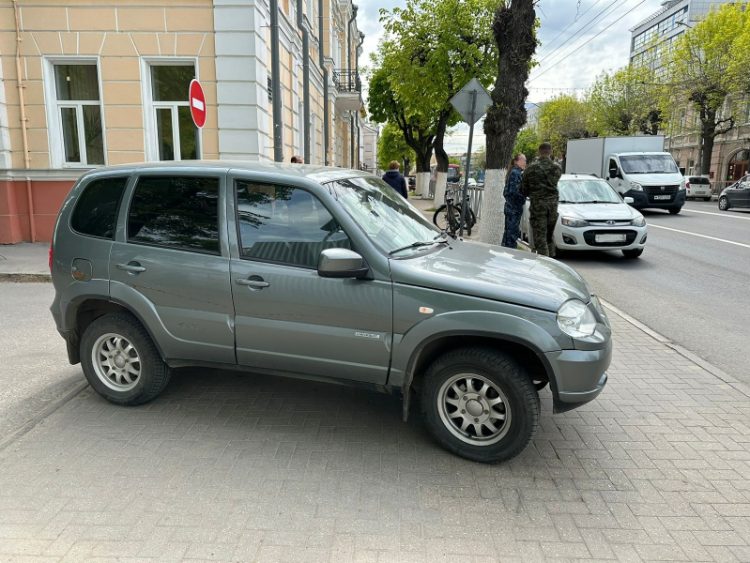 В центре Рязани 12-летняя велосипедистка попала под колеса автомобиля