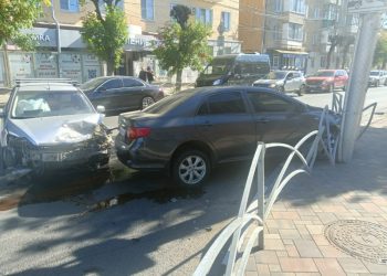 В ДТП в центре Рязани пострадали два человека, в том числе 5-летний ребенок В ДТП в центре Рязани пострадали два человека, в том числе 5-летний ребенок