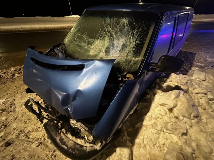 При столкновении легковушки и грузовика под Рязанью пострадал 36-летний пассажир