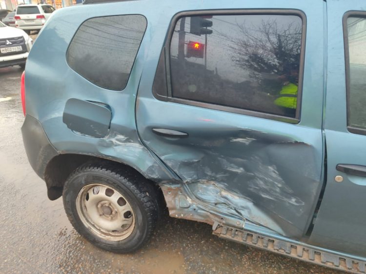 В ДТП возле рязанского ТЦ "Атрон" пострадала 33-летняя пассажирка