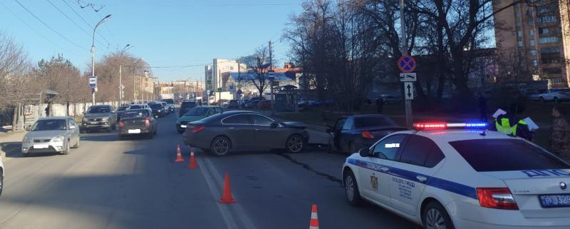 На улице Вокзальной пьяный водитель устроил массовое ДТП
