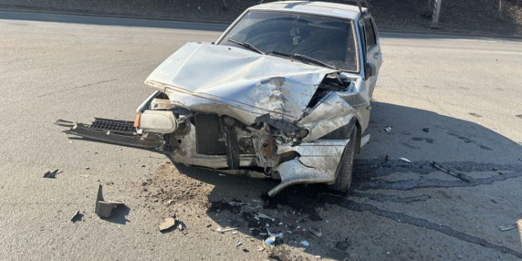 В ДТП на улице Новоселов пострадали водитель и двое детей