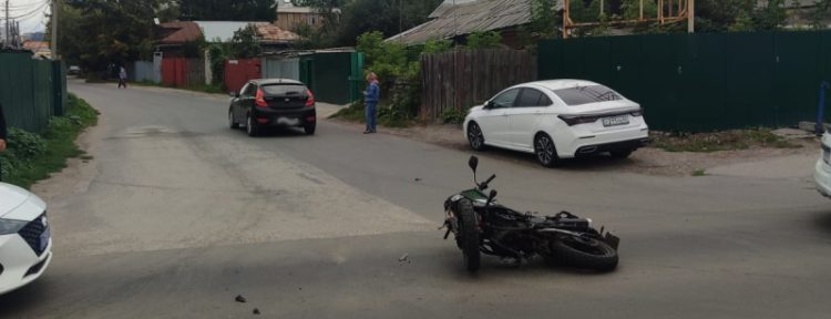 В ДТП на Михайловском шоссе пострадала 17-летняя девушка