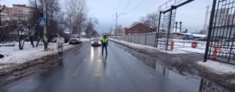 На Михайловском шоссе водитель на Mercedes-Benz сбил 12-летнего ребенка