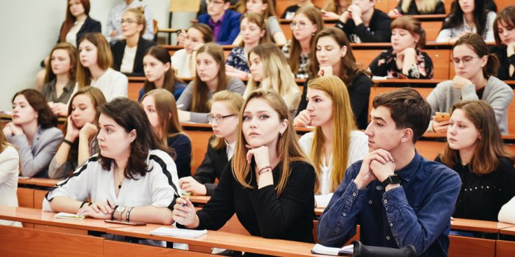 Студентам педвузов учредят допстипендии имени великих людей Студентам педвузов учредят допстипендии имени великих людей