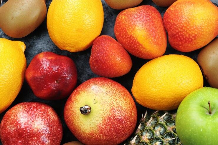 Гастроэнтеролог Ильяшенко: сырые овощи и фрукты не следует употреблять натощак