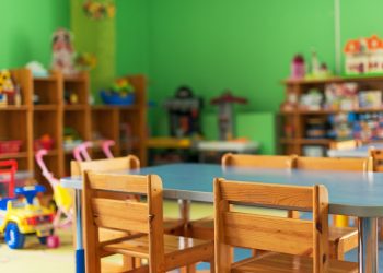 Рязанский Минобор: в 2024 году зарплата воспитателей возрастет на 4 тысячи рублей