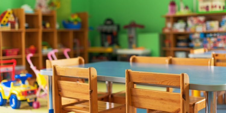 Рязанский Минобор: в 2024 году зарплата воспитателей возрастет на 4 тысячи рублей