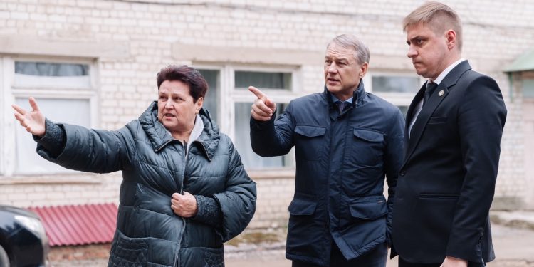 Фомин и Пшенников посетили Лесновскую больницу в Шиловском районе