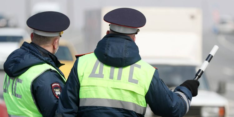 В Рязанской области полиция поймала 100 водителей, нарушивших ПДД на «тонированных» машинах