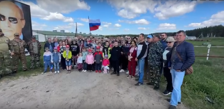 Жители рязанского села Агро-Пустынь записали видеообращение к президенту РФ Путину