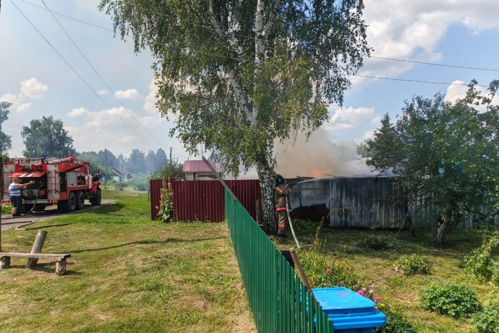 В Скопинском районе сгорел гараж