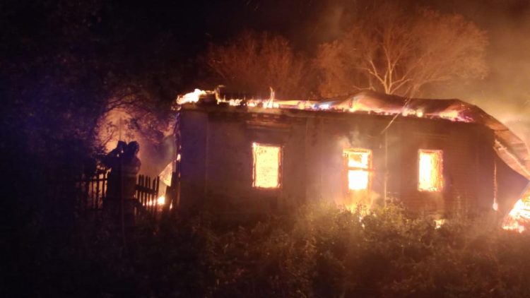 В рязанском Старожилове сгорел дом