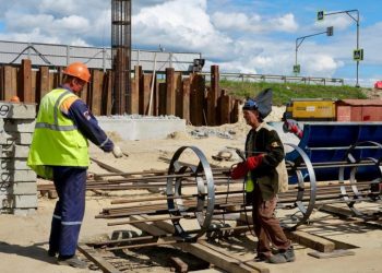 Малков предложил усилить контроль за строительством моста через Оку