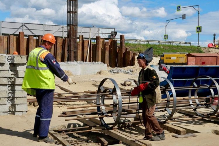 Малков предложил усилить контроль за строительством моста через Оку