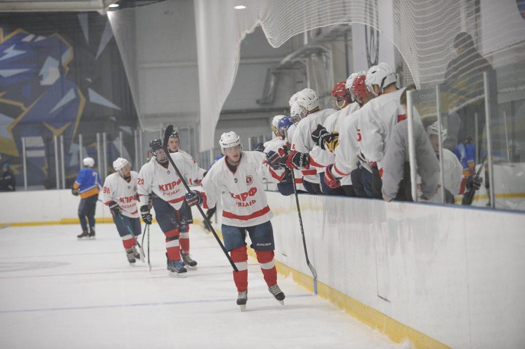 Новая победа хоккейной команды КПРФ