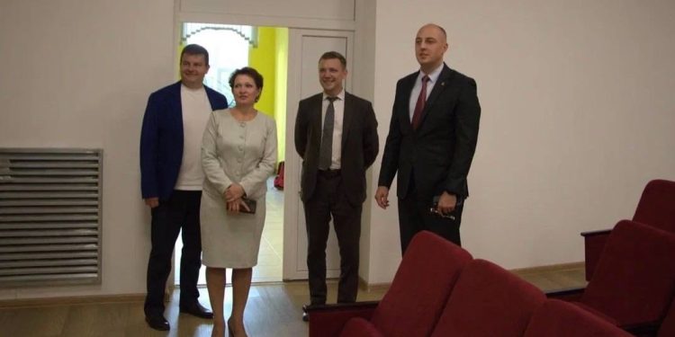 Бранов осмотрел новое здание ДШИ в селе Вослебово Скопинского района Бранов осмотрел новое здание ДШИ в селе Вослебово Скопинского района