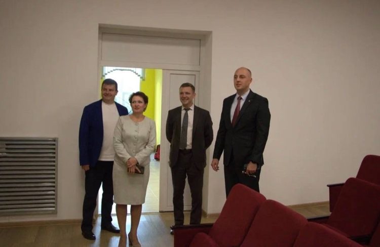 Бранов осмотрел новое здание ДШИ в селе Вослебово Скопинского района