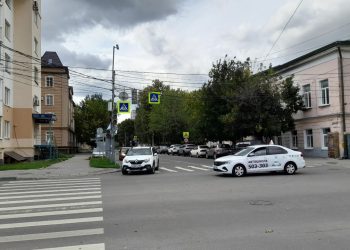Автомобилисты пожаловались на неработающий светофор на перекрестке улиц Горького и Свободы