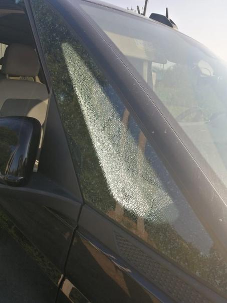 В рязанской Соколовке неизвестные разбили стекла двух машин