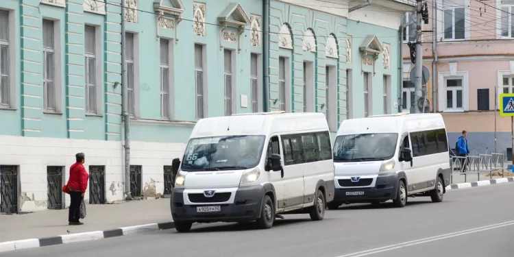 Рязанцы пожаловались на отсутствие общественного транспорта вечером