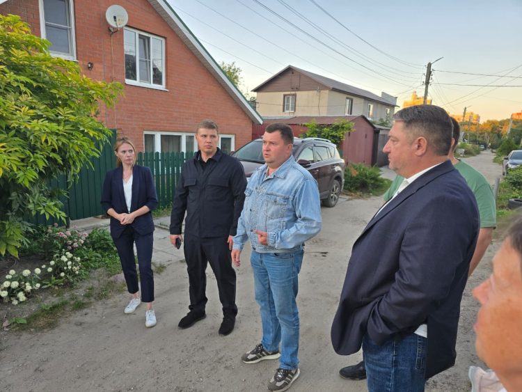 Рязанцы обсудили вопрос ремонта дороги на 1-ом Новопавловском проезде