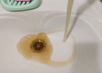 Рязанцы продолжают жаловаться на ржавую воду