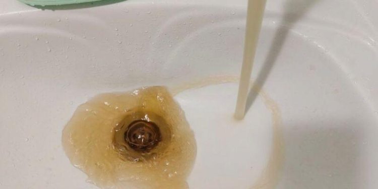 Рязанцы продолжают жаловаться на ржавую воду Рязанцы продолжают жаловаться на ржавую воду