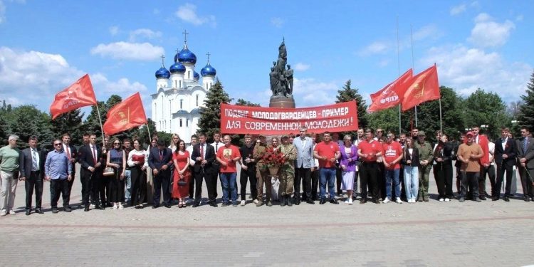 Денис Сидоров принял участие в мероприятиях КПРФ, посвященных 100-летию Олега Кошевого в ЛНР