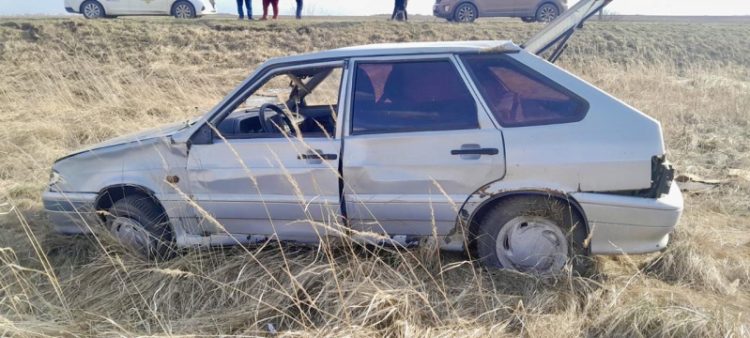 В Сасовском районе при опрокидывании легковушки пострадали водитель и 8-летняя девочка