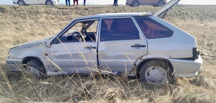 В Сасовском районе при опрокидывании легковушки пострадали водитель и 8-летняя девочка