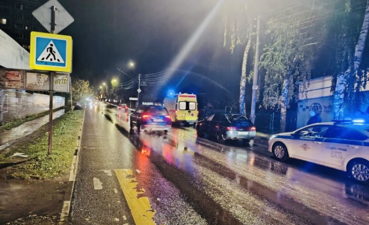 На улице Ленинского Комсомола 41-летний водитель на ВАЗ сбил 17-летнюю девушку-пешехода