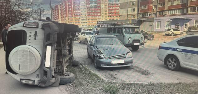 На улице Новоселов пьяный водитель на ВАЗ устроил ДТП