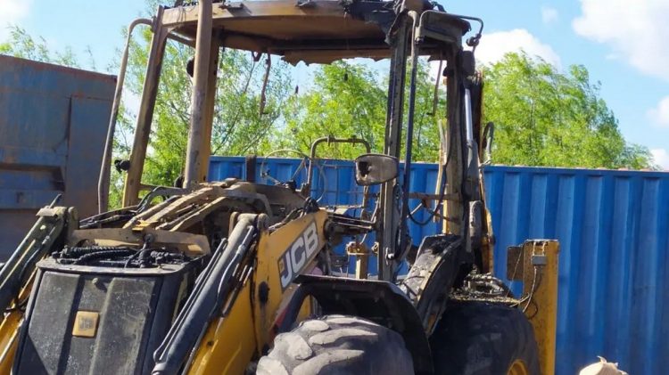 Ночью в рязанских Сараях сгорел экскаватор-погрузчик