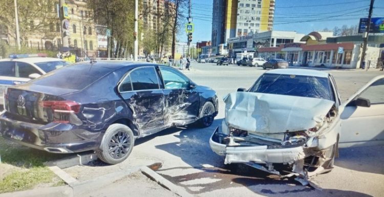 На улице Черновицкой 17-летний водитель устроил ДТП