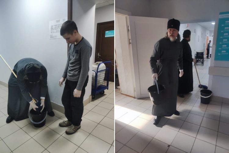 Рязанский митрополит Марк помыл полы в ОКБ